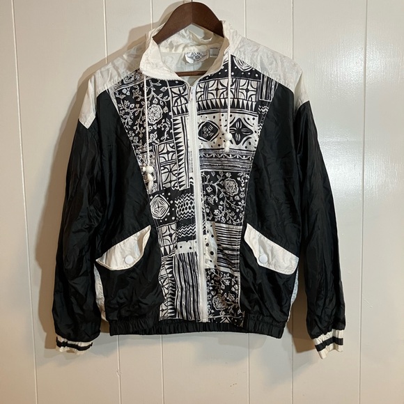 metro active Other - Vintage Black and White Men's Windbreaker
